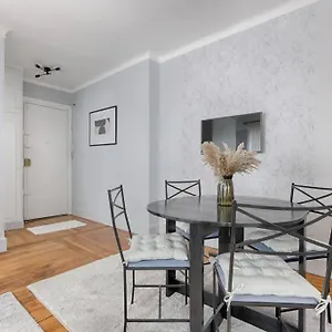 https://matignon-saint-honor-magnifique-appartement-1br.fr-paris.fr